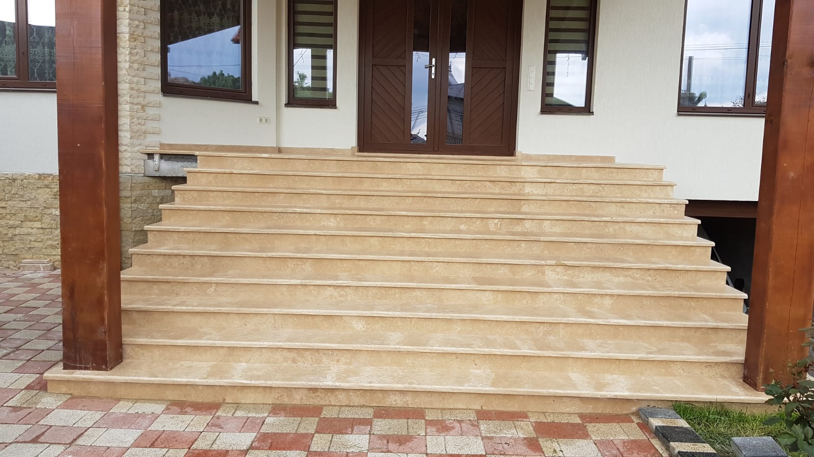 Trepte travertin-Eleganta si simplitate pentru casa ta